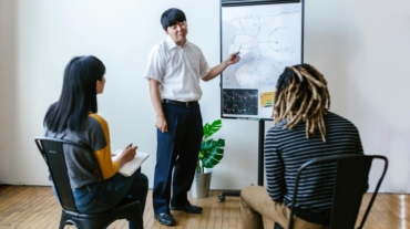 Para decidir sobre alojamento entre Homestay, Residência Estudantil ou Flat compartilhado, é essencial considerar seu estilo