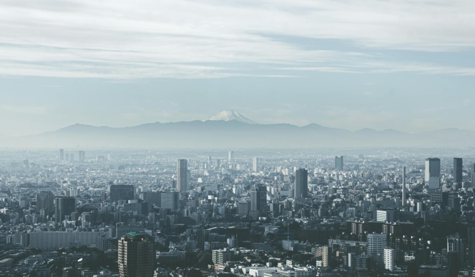 Para explorar destinos exóticos como Coreia do Sul e Japão, em alta, comece definindo seu orçamento e período. Pesquise sobre