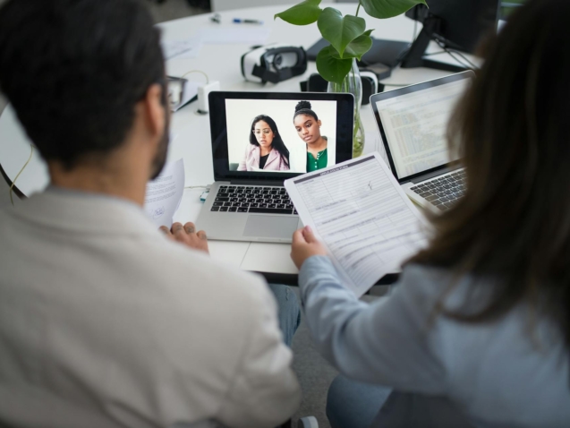 Para ter sucesso na Entrevista do Visto Americano, prepare-se para perguntas sobre seus planos de viagem, laços com o Brasil,