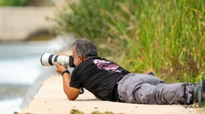 Para registrar sua viagem com fotografia e vídeo impactantes para as redes sociais, foque em planejamento pré-viagem, domínio