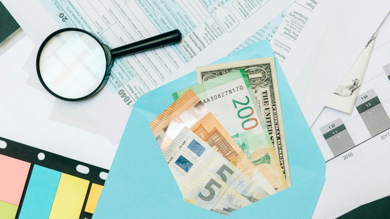 Para [Gastos Ocultos: Taxas de escola e exames médicos que ninguém te conta], refere-se a despesas inesperadas e muitas vezes