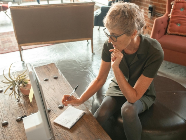 Para Intercâmbio 50+: Por que nunca é tarde para estudar fora., saiba que a idade é um diferencial, não um obstáculo. Experiê