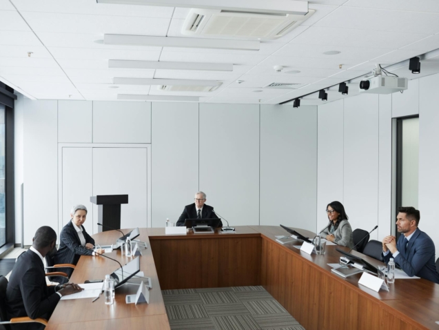 Para Intercâmbio Executivo e Cursos de Business English para profissionais, o objetivo é aprimorar habilidades linguísticas e