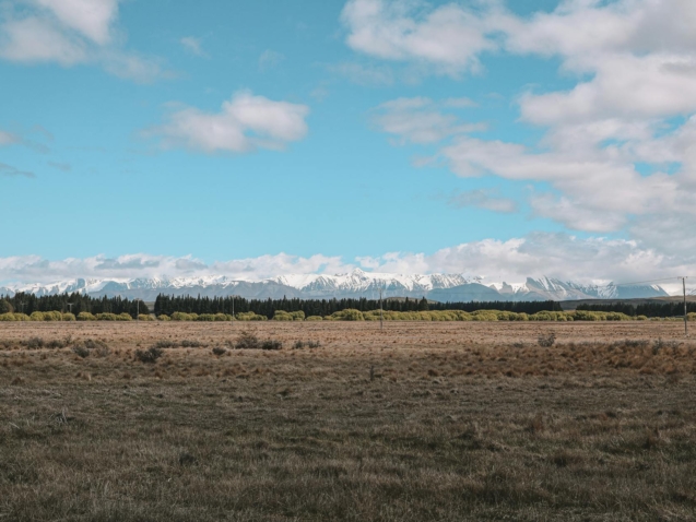 Para amantes de natureza e esportes radicais, a Nova Zelândia é o destino supremo, oferecendo paisagens deslumbrantes, trilha