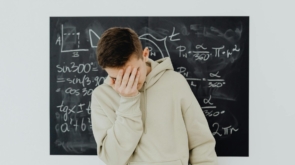 Para evitar os piores perrengues e aprender com o erro dos outros, é essencial analisar histórias reais de desafios financeir