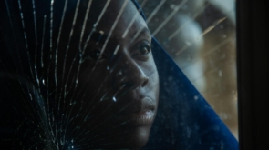 Para superar a saudade (homesickness) e não desistir no primeiro mês, é crucial adotar estratégias como estabelecer uma rotin