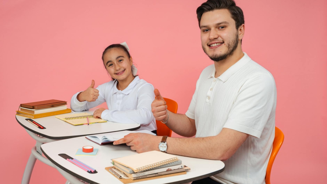 Para brasileiros estudarem na Europa por até 90 dias no Espaço Schengen, não é necessário visto de estudante. Contudo, é fund